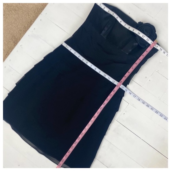 **TAKING DOWN** White House Black Market Big Flower Waterfall Dress - Picture 8 of 10